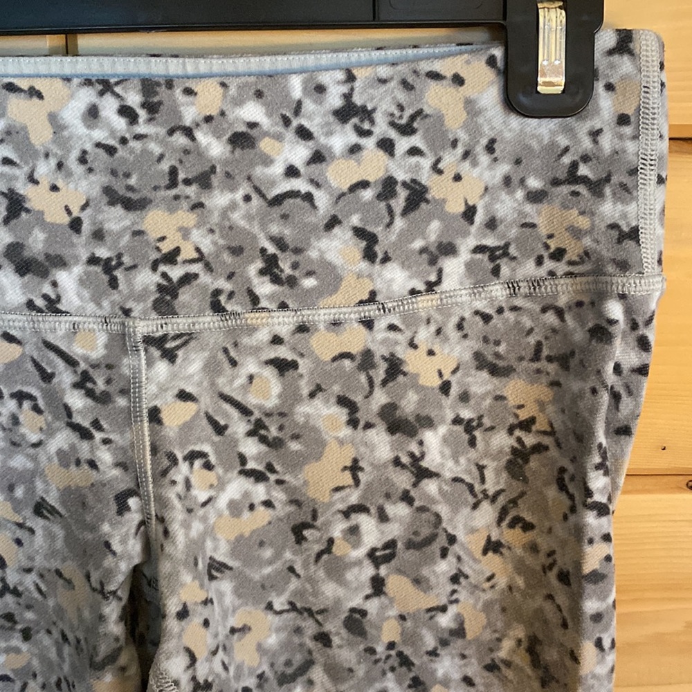Printed Neutral Cropped Legging - image 2